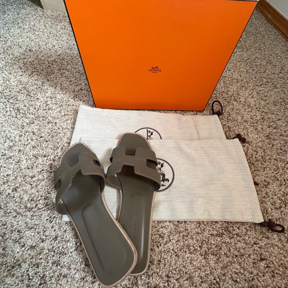 Hèrmes Oran Sandals